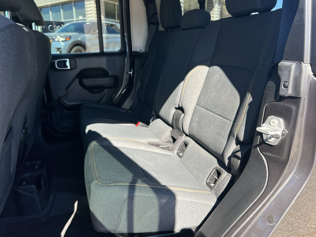 Used 2024 Jeep Gladiator Sport image 23