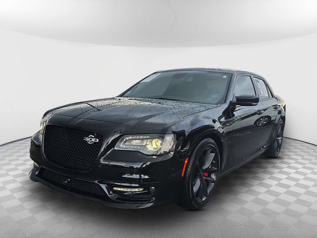 Used 2023 Chrysler 300 C RWD image 4