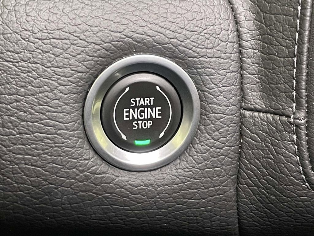 Used 2022 GMC Yukon Denali w/ Denali Premium Package image 41