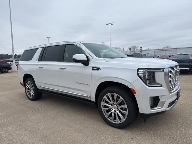 Used 2022 GMC Yukon XL Denali image 1