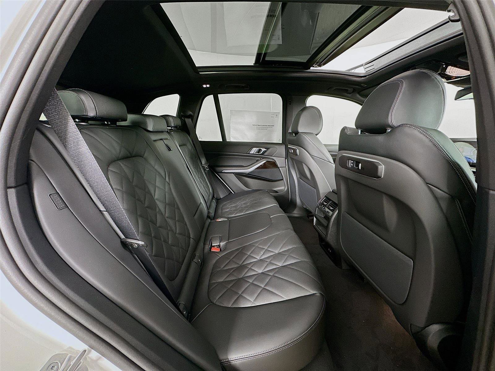 New 2026 BMW X5 xDrive40i w/ Parking Assistance Package image 28