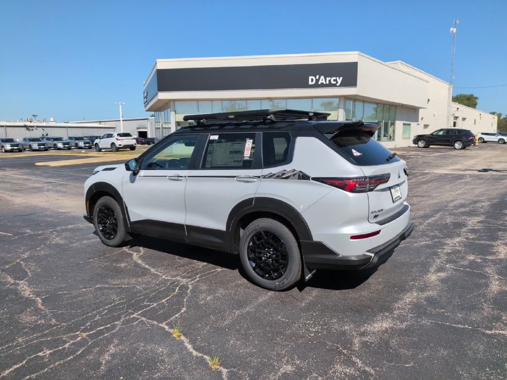 New 2026 Mitsubishi Outlander AWD image 12