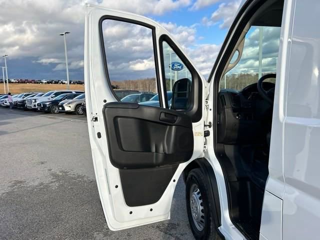 New 2024 RAM ProMaster 3500 w/ Convenience Group image 10