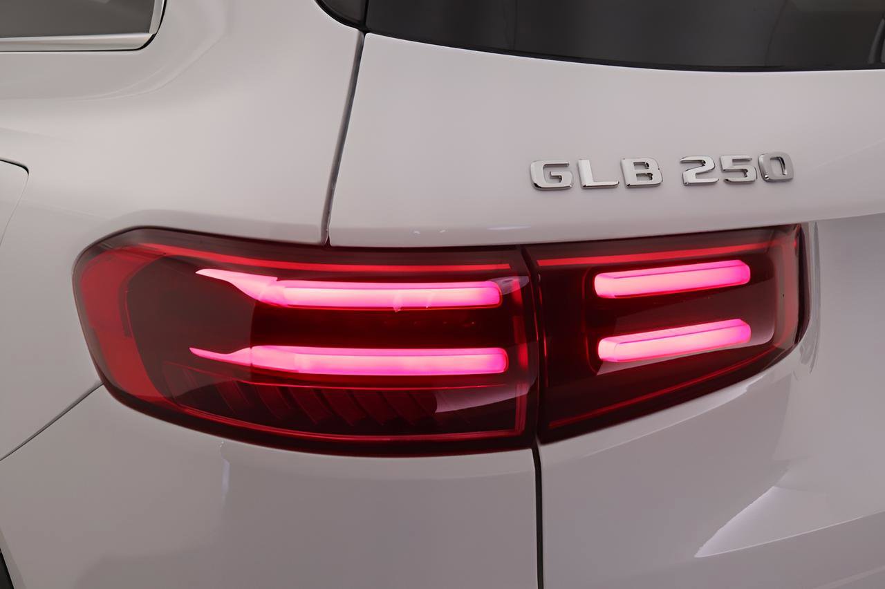 Certified 2026 Mercedes-Benz GLB 250 image 18