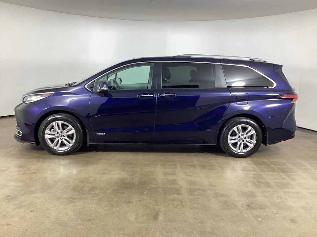 Used 2021 Toyota Sienna Limited FWD image 10