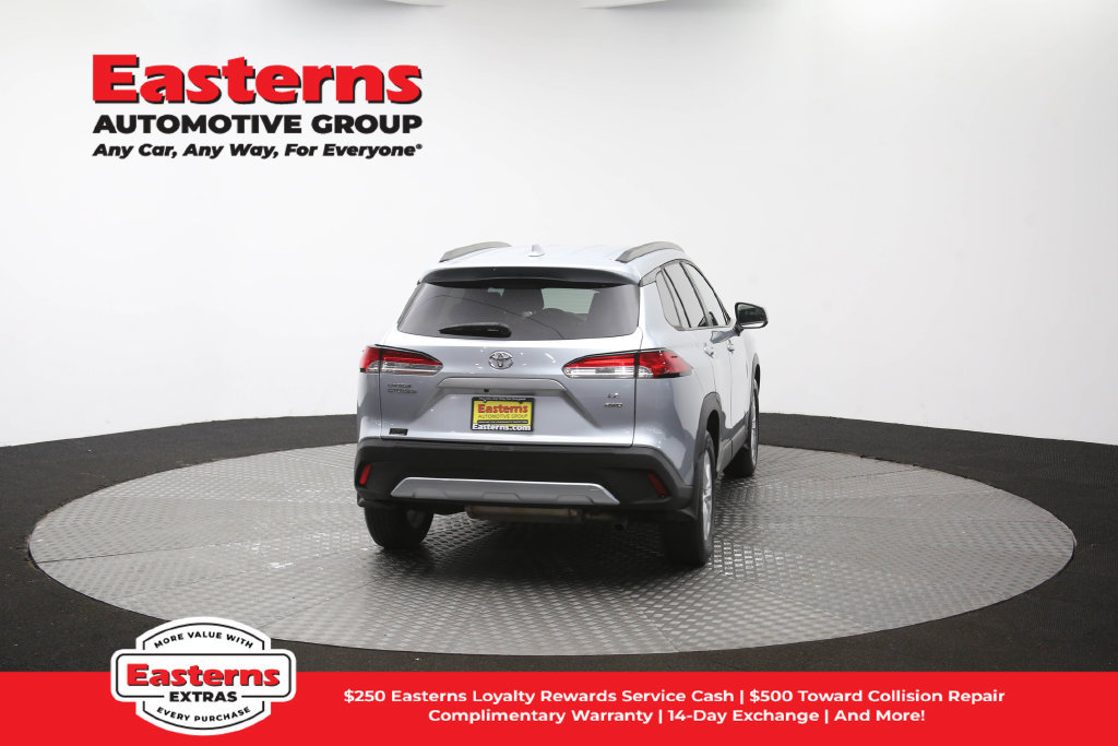 Used 2022 Toyota Corolla Cross LE AWD/4WD image 36