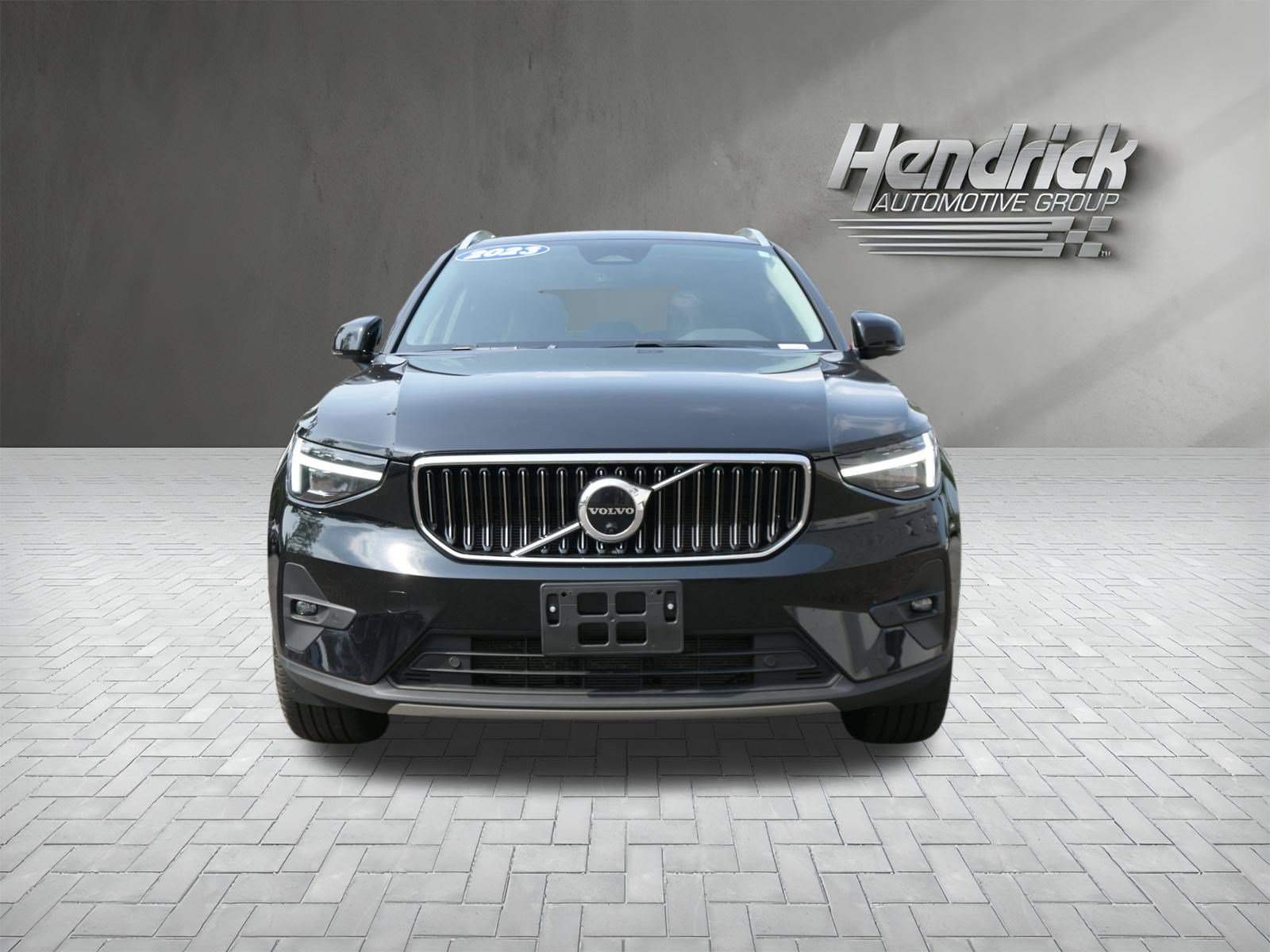 Used 2023 Volvo XC40 B5 Ultimate w/ Climate Package AWD/4WD image 3