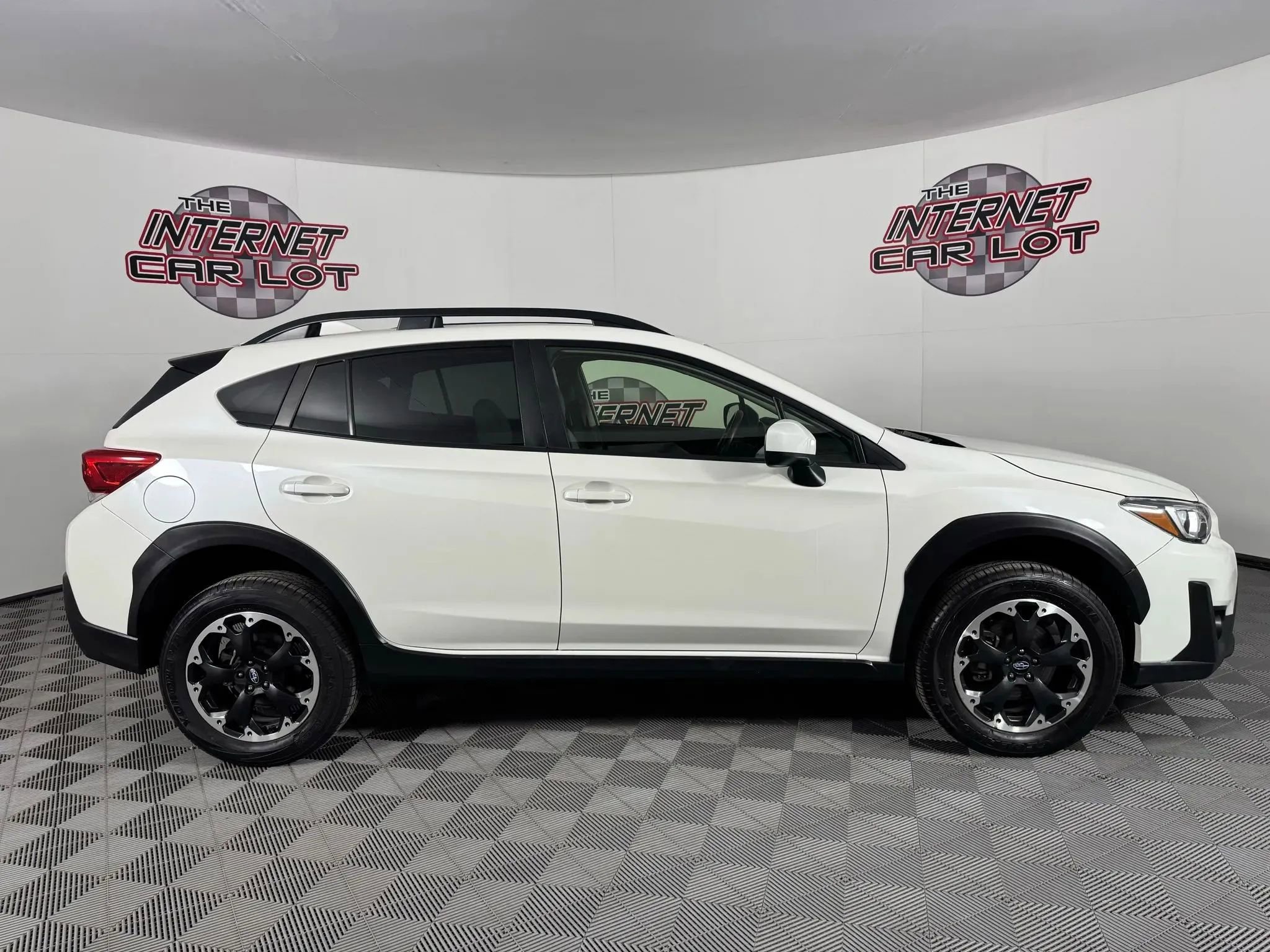 Used 2021 Subaru Crosstrek 2.0i Premium w/ Moonroof Package image 8