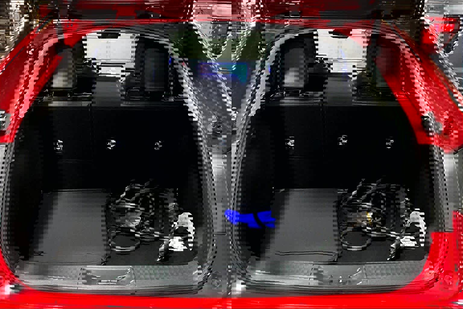 Used 2025 Toyota Prius Plug-In Hybrid image 30