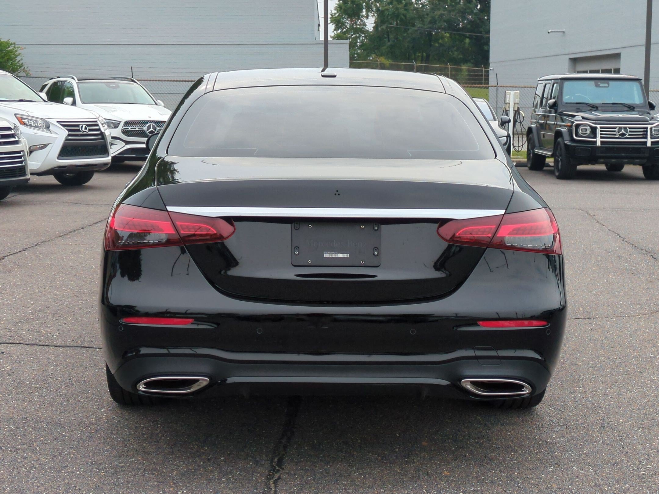 Used 2023 Mercedes-Benz E 350 Sedan image 4