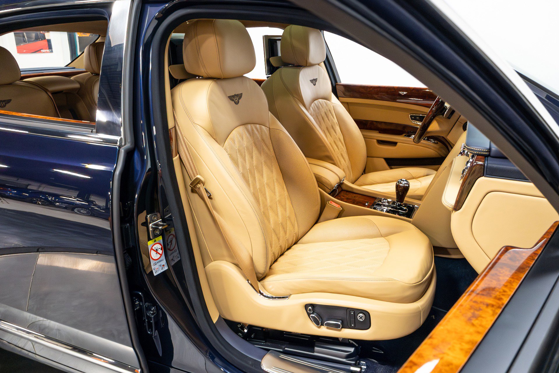 Used 2017 Bentley Mulsanne image 24