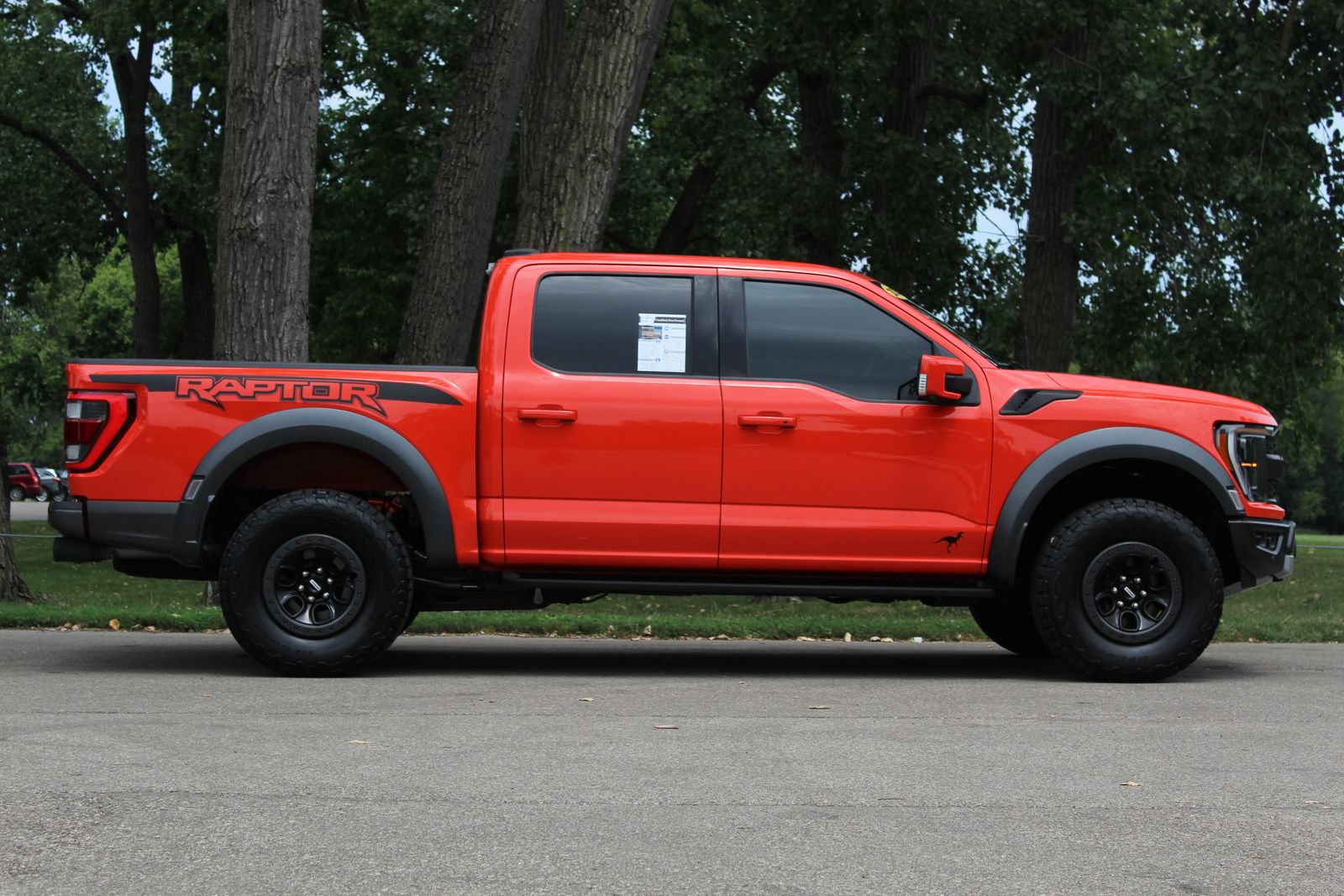 Used 2023 Ford F150 Raptor w/ Raptor Carbon Fiber Package AWD/4WD image 9