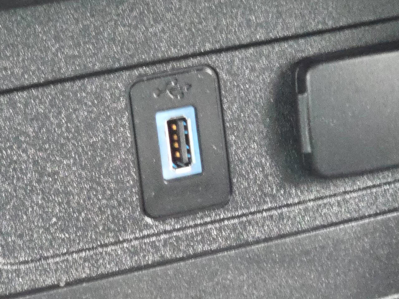 Used 2017 Ford Escape SE w/ SE Cold Weather Package image 18