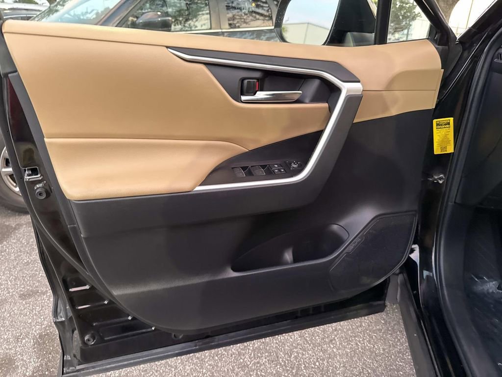 Used 2022 Toyota RAV4 XLE image 22