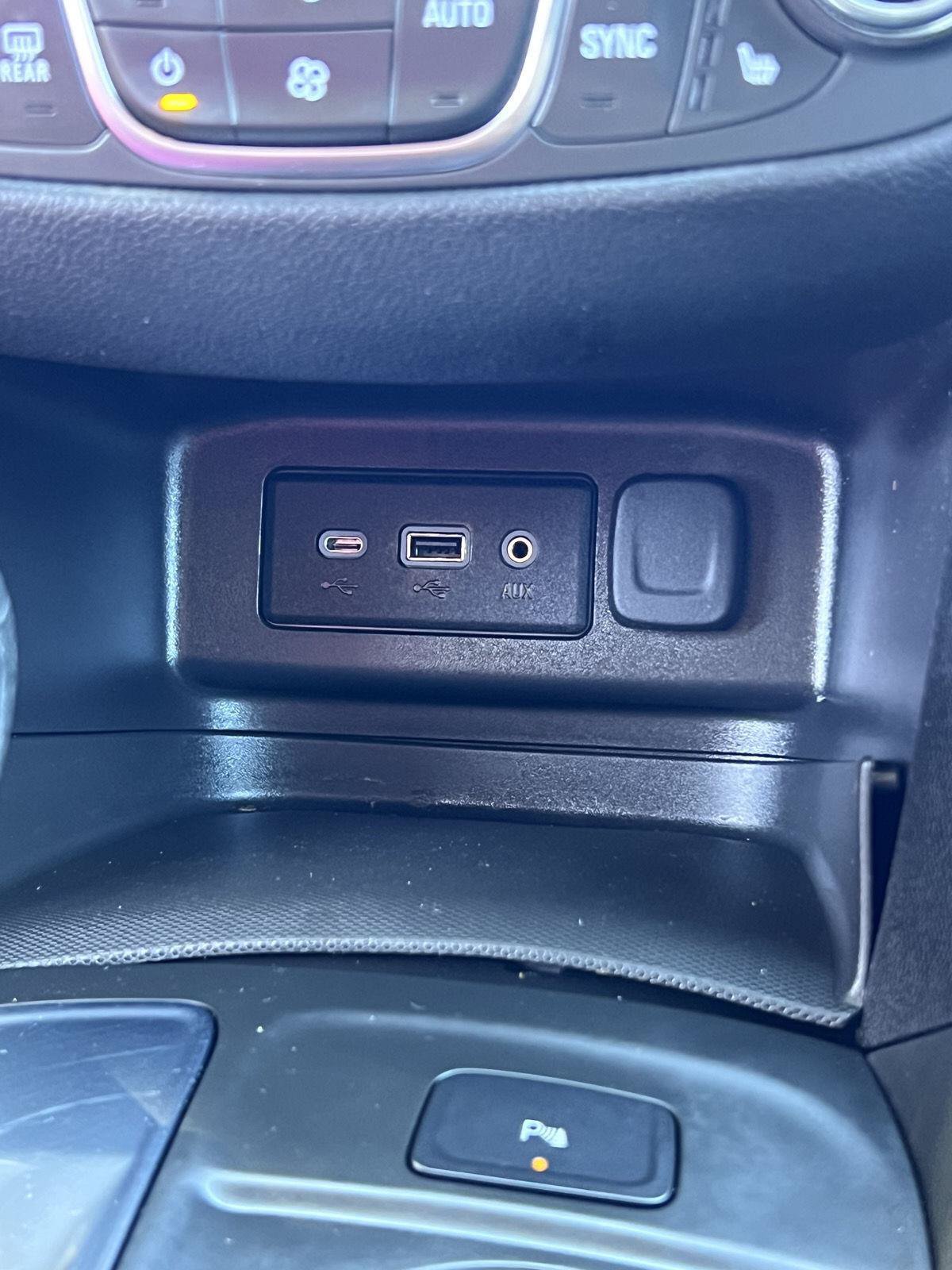 Used 2024 Chevrolet Equinox LT FWD image 21