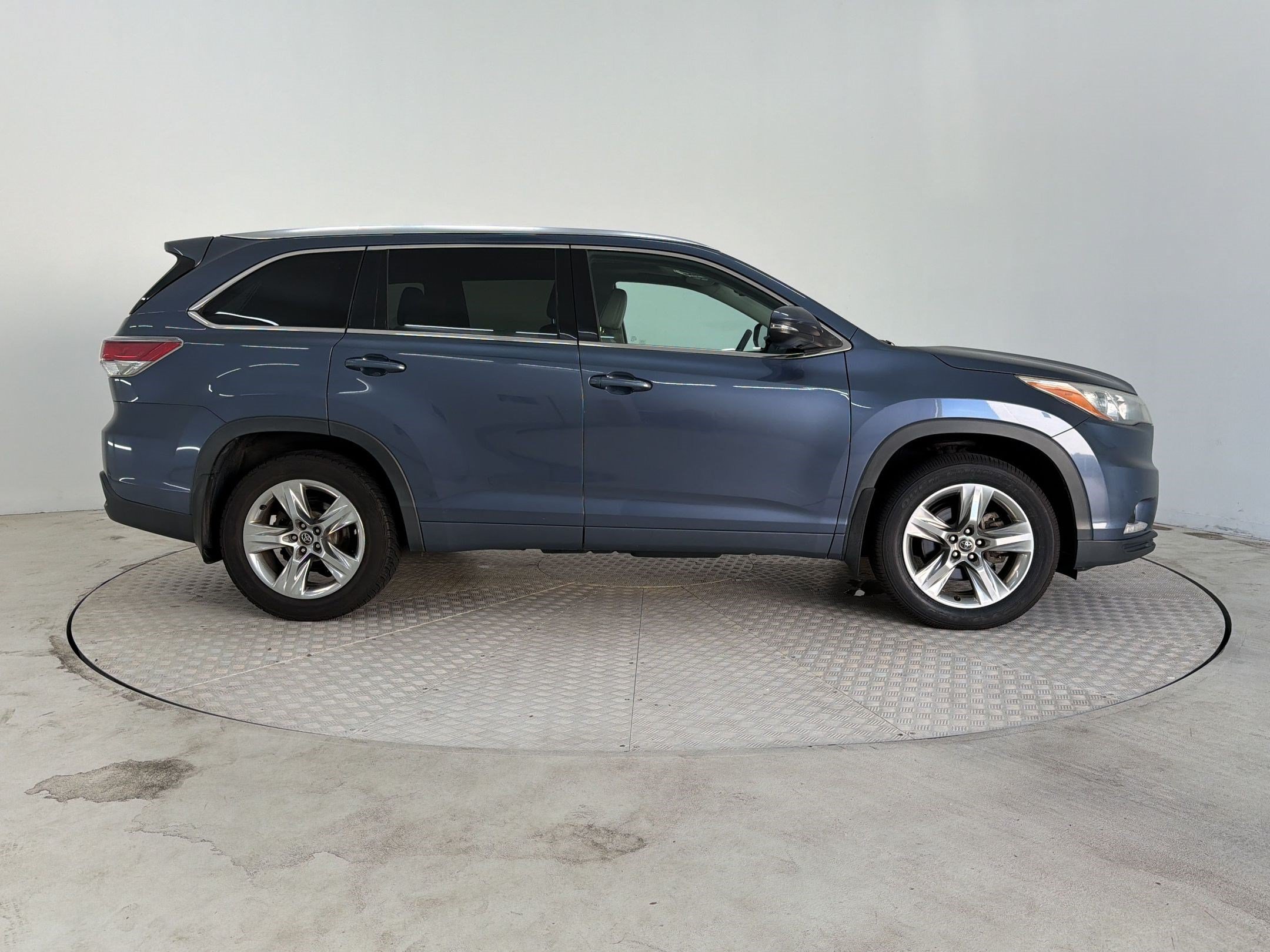 Used 2016 Toyota Highlander Limited AWD/4WD image 8