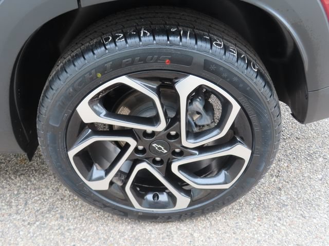 Used 2024 Chevrolet Trax RS w/ Sunroof Package FWD image 17