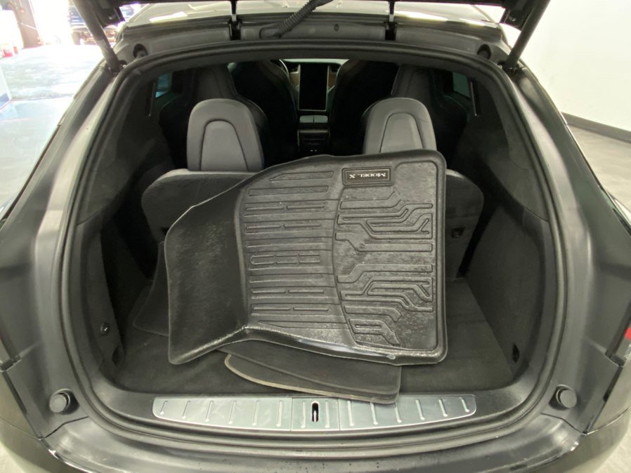 Used 2018 Tesla Model X 75D image 36