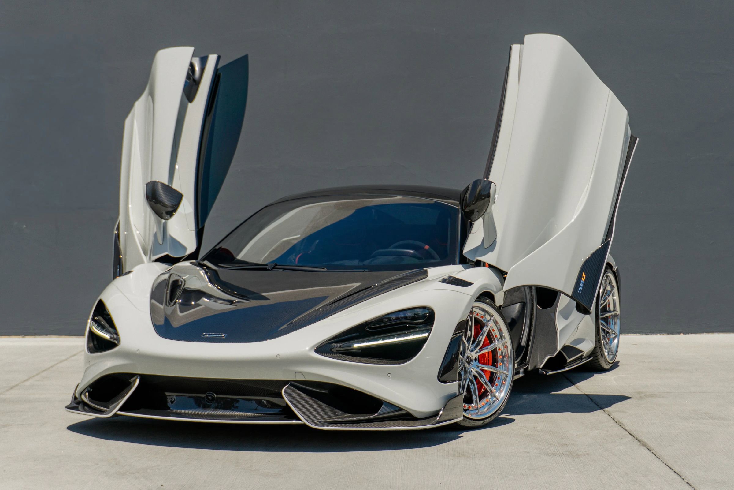 Used 2022 McLaren 765LT RWD image 4