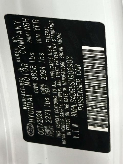 Used 2025 Hyundai Elantra SEL FWD image 40