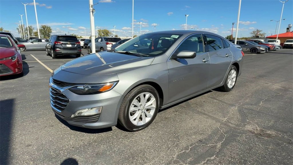 Used 2025 Chevrolet Malibu LT image 4