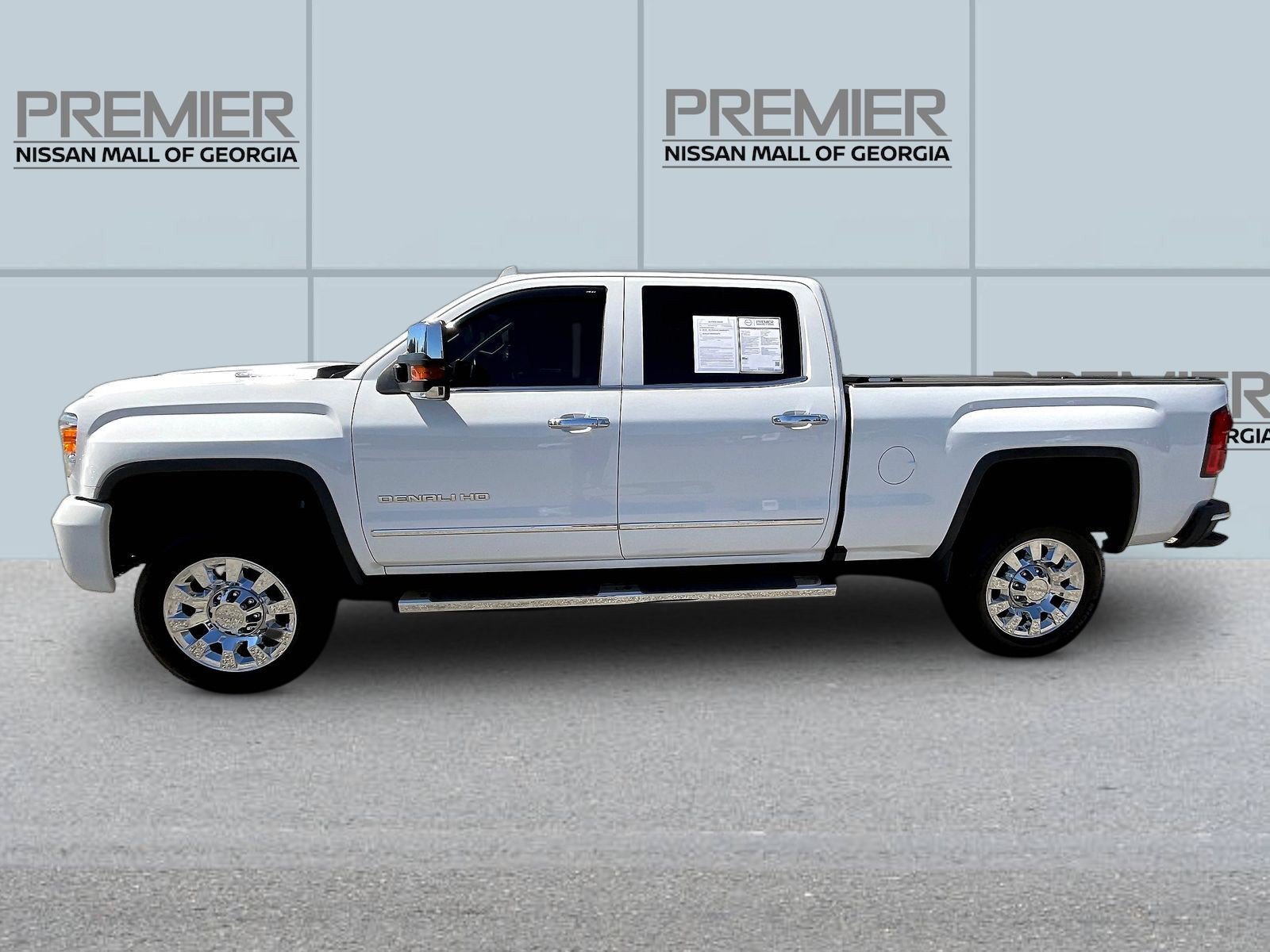 Used 2018 GMC Sierra 2500 Denali w/ Duramax Plus Package AWD/4WD image 4