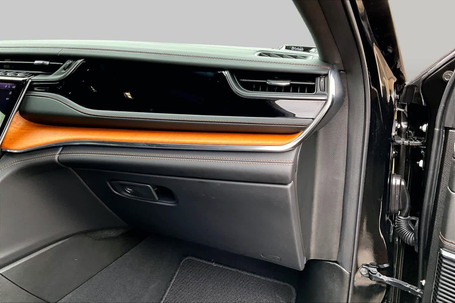 Used 2025 Jeep Grand Cherokee L Summit AWD/4WD image 19