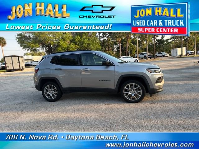Used 2022 Jeep Compass Latitude image 9