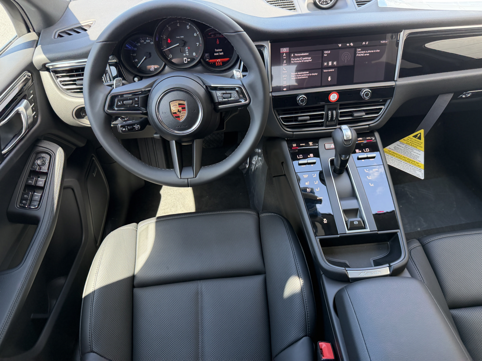 New 2026 Porsche Macan AWD/4WD image 16