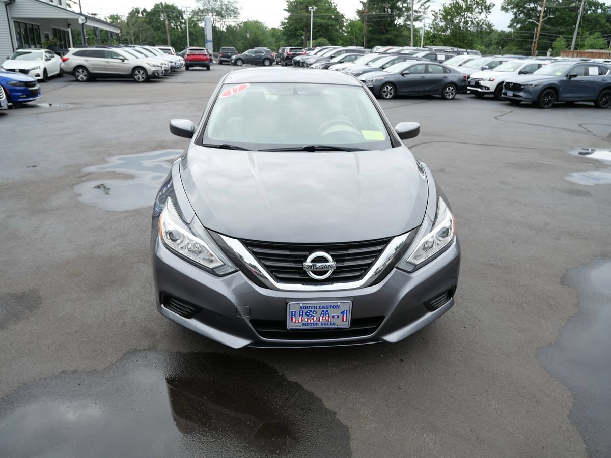 Used 2017 Nissan Altima 2.5 S w/ Power Driver Seat Package FWD image 3