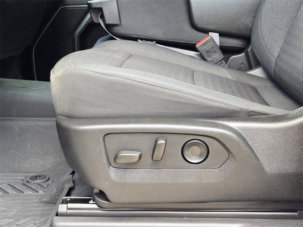 Used 2025 Chevrolet Silverado 1500 LT image 23