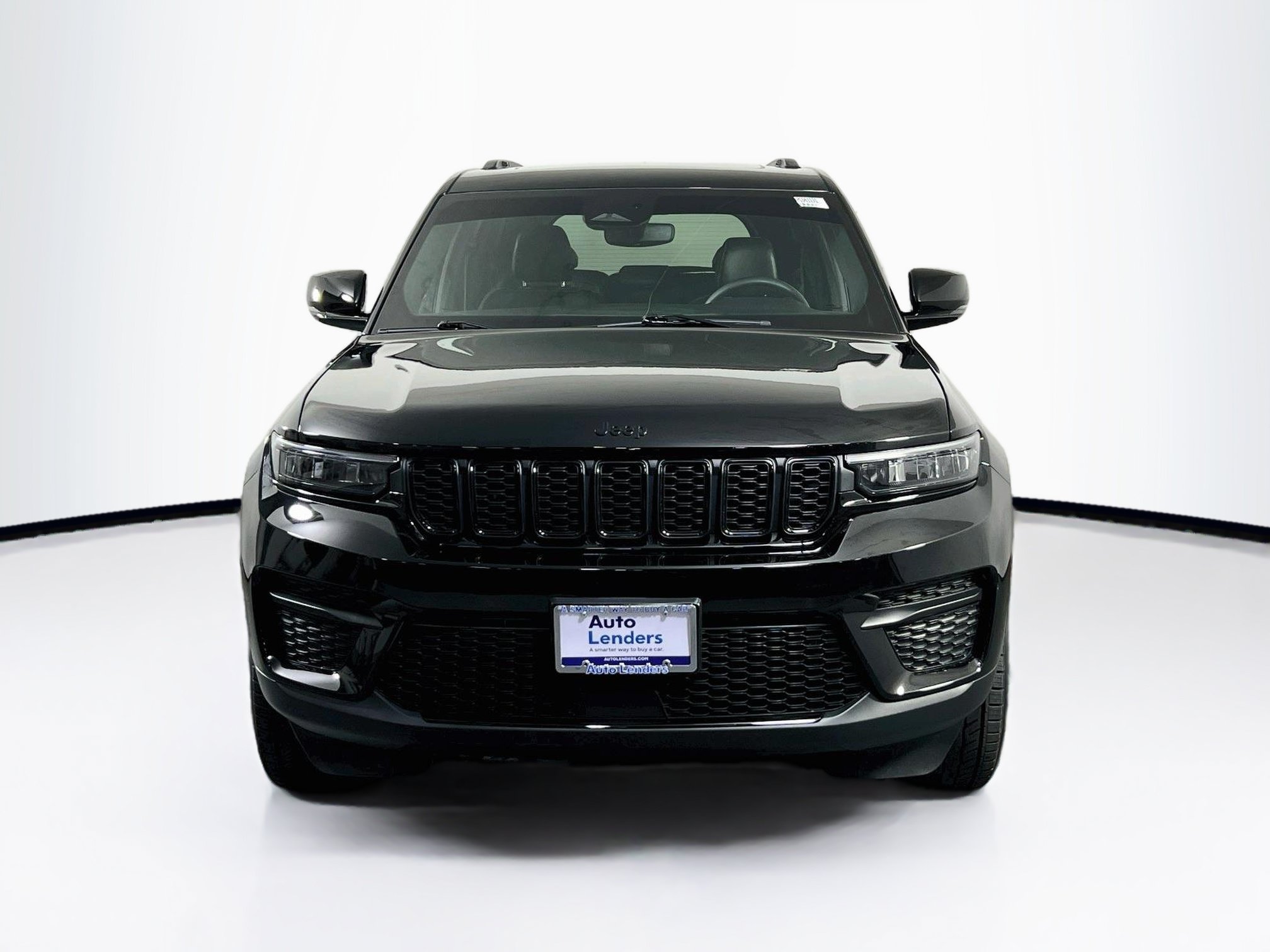 Used 2023 Jeep Grand Cherokee Altitude AWD/4WD image 2
