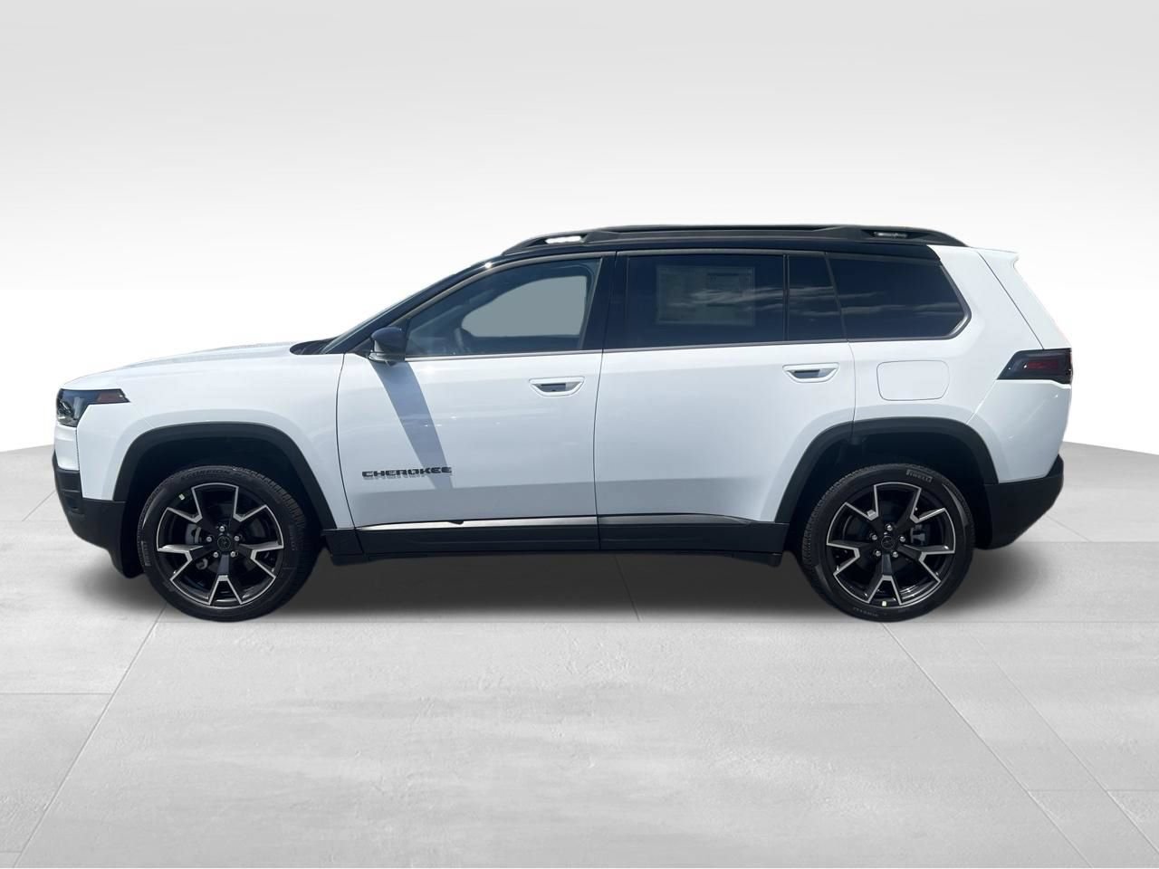New 2026 Jeep Cherokee Overland w/ Trailer Tow Group AWD/4WD image 2