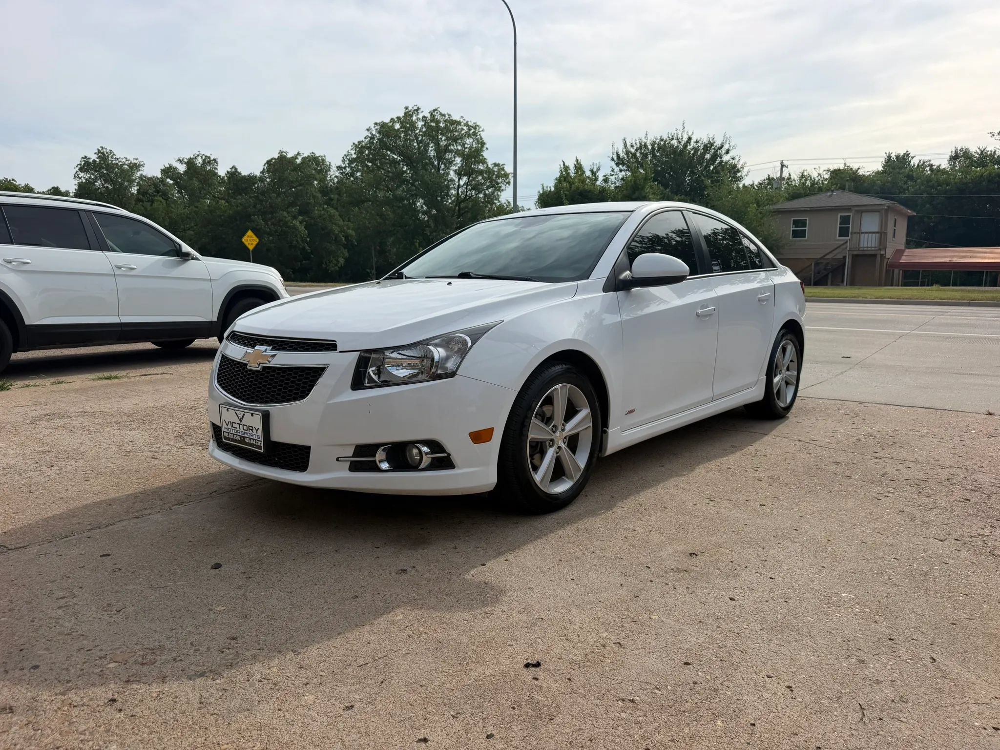 Used 2014 Chevrolet Cruze LT w/ RS Package FWD image 4