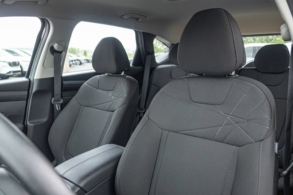 Certified 2026 Hyundai Tucson SE FWD image 13
