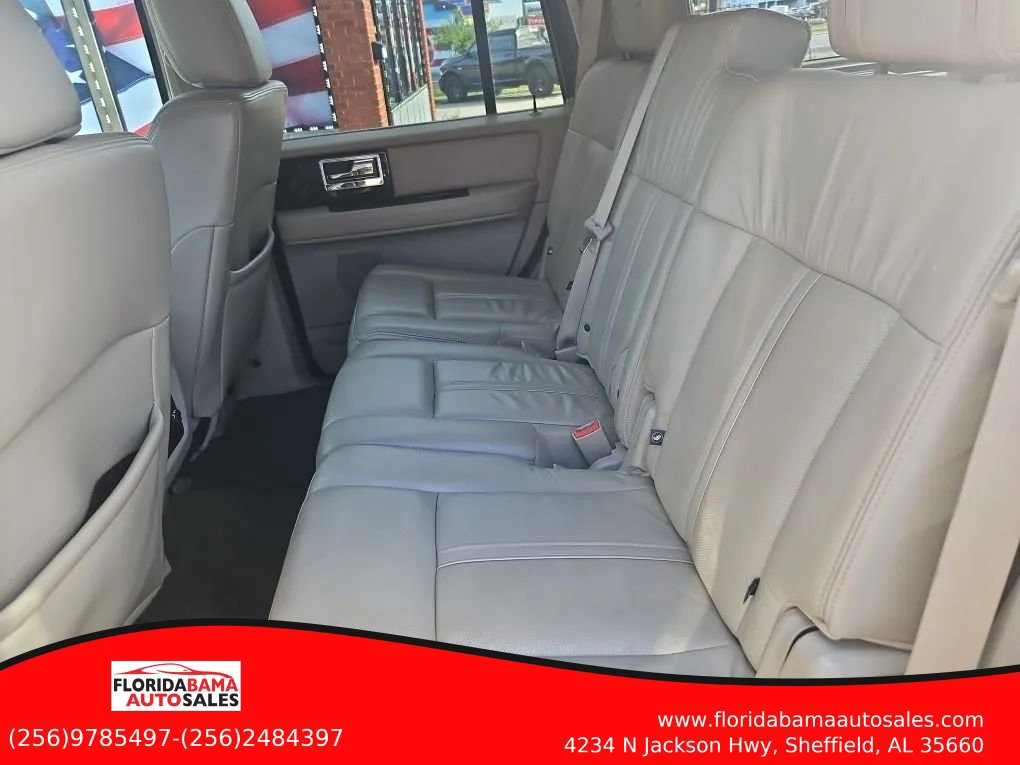 Used 2015 Lincoln Navigator 2WD image 11