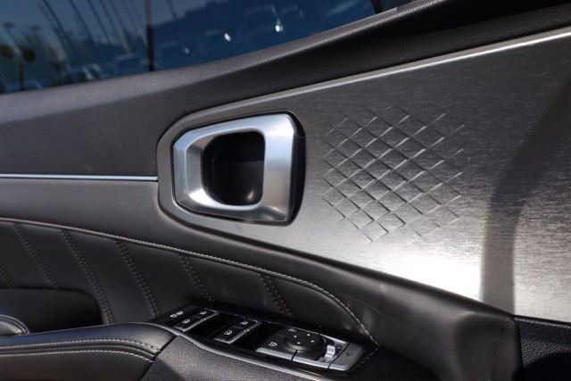 Used 2023 Kia Sorento SX image 22