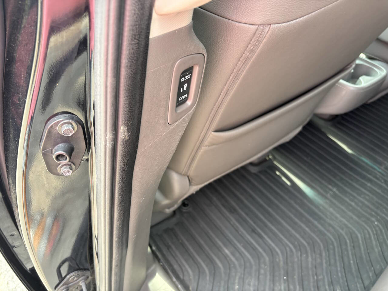 Used 2012 Honda Odyssey Touring Elite image 24