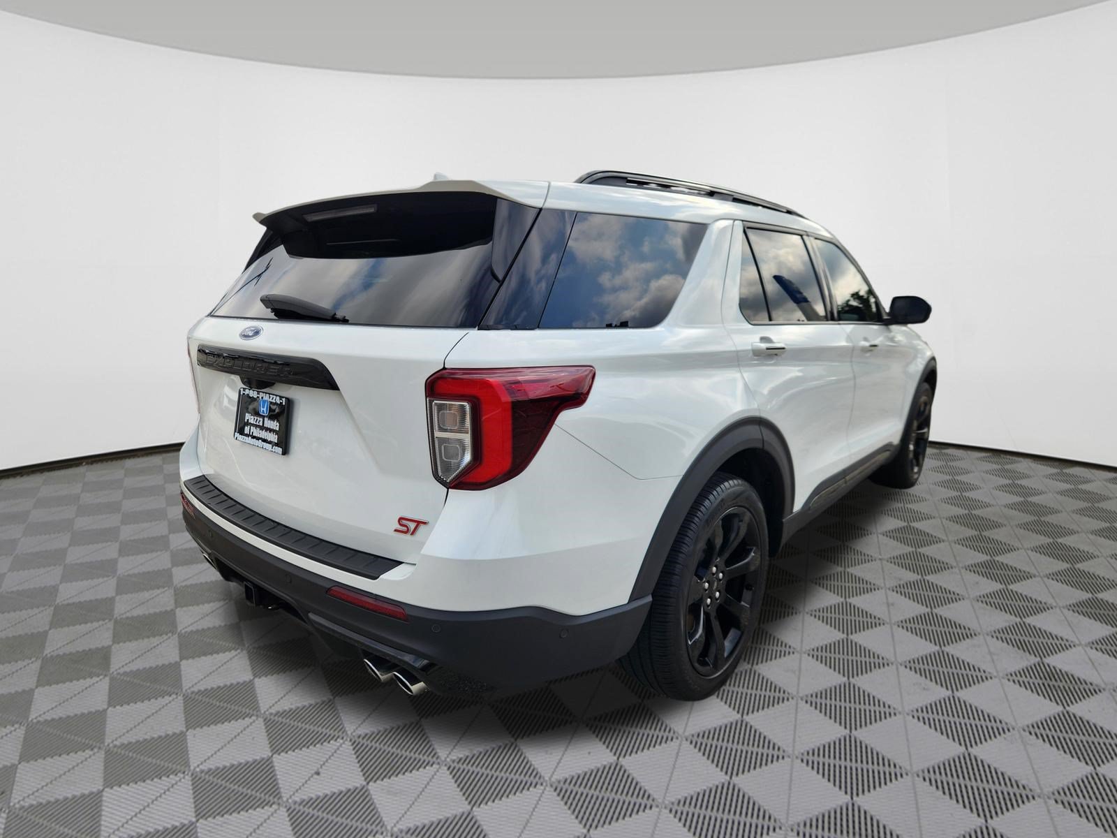 Used 2020 Ford Explorer ST w/ ST High-Performance Pack AWD/4WD image 4