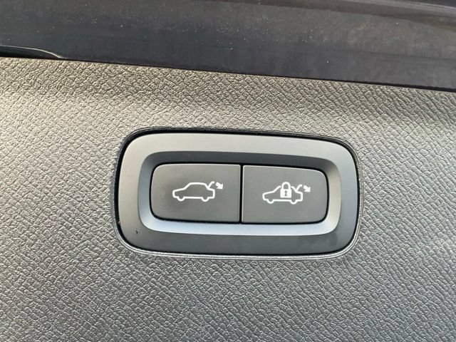 Certified 2023 Volvo XC90 B5 Plus AWD/4WD image 25