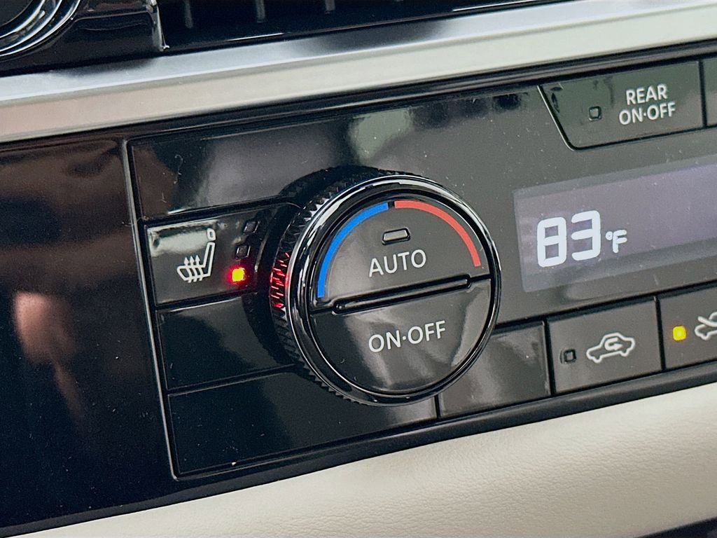 New 2025 Nissan Pathfinder SL w/ Black Appearance Package image 28