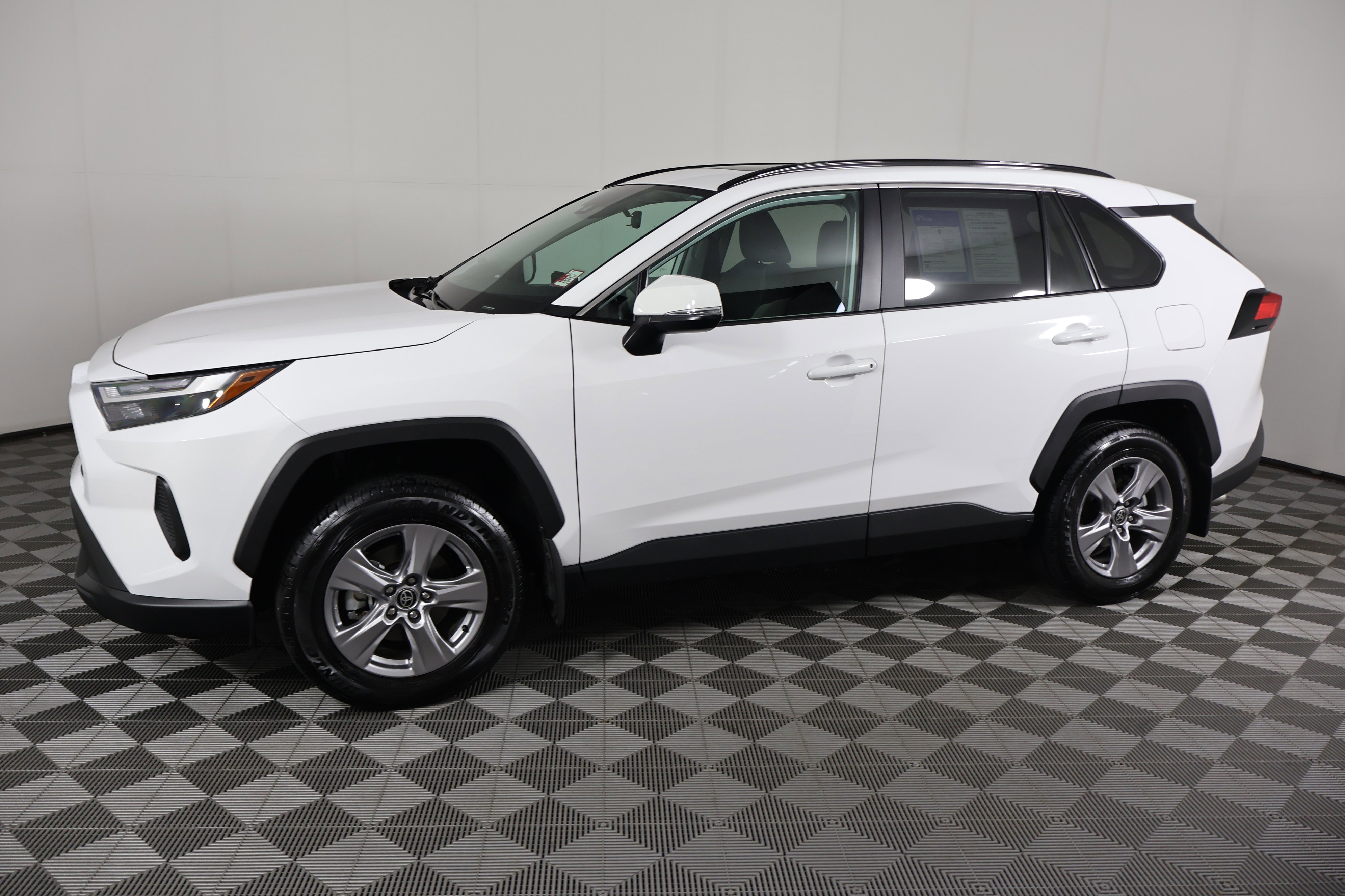 Used 2025 Toyota RAV4 XLE w/ Convenience Package image 9