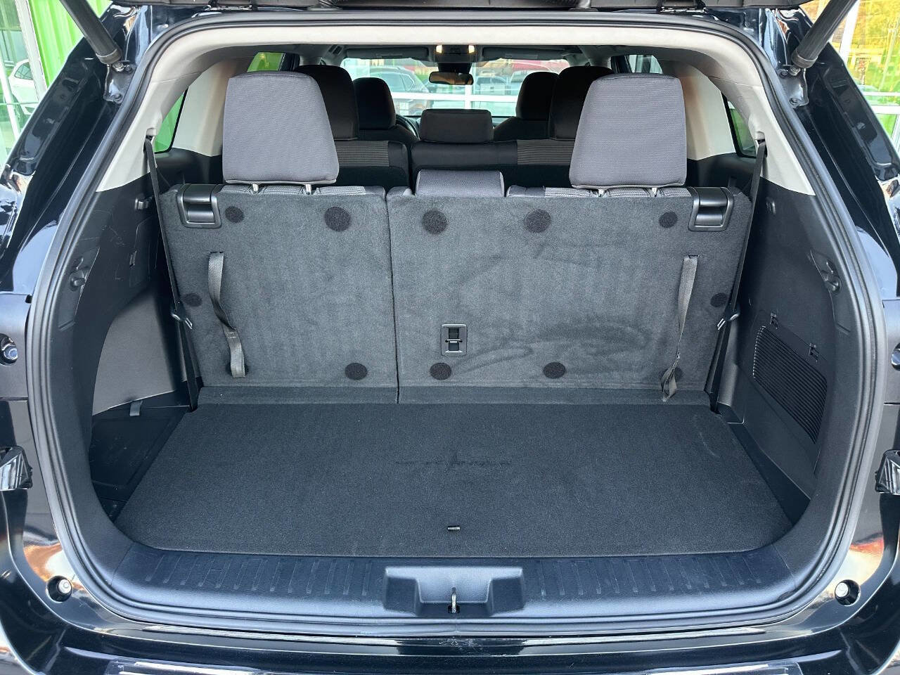 Used 2020 Toyota Highlander LE image 14