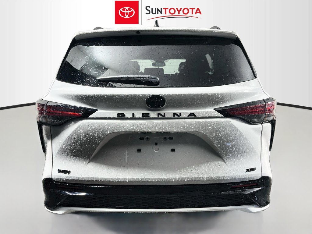 New 2026 Toyota Sienna XSE FWD image 4