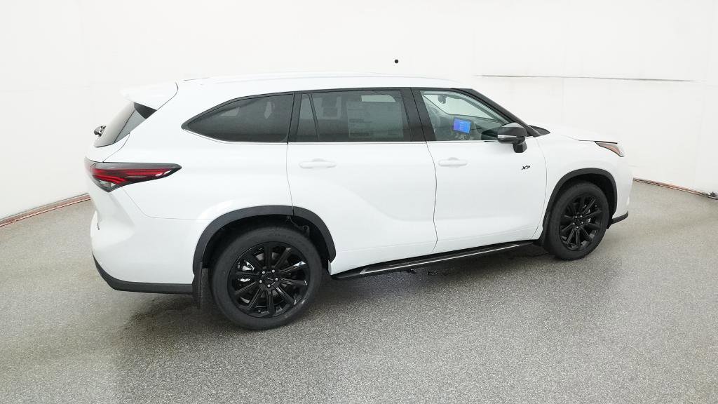 New 2025 Toyota Highlander Limited image 24