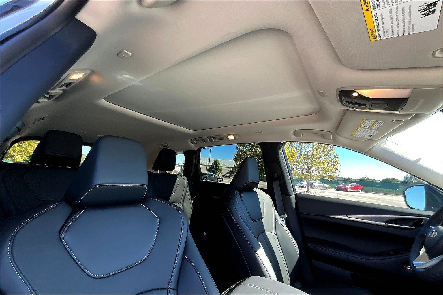 New 2026 INFINITI QX60 Luxe image 24