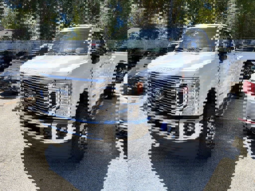 Used 2022 Ford F350 Lariat w/ Chrome Package image 8