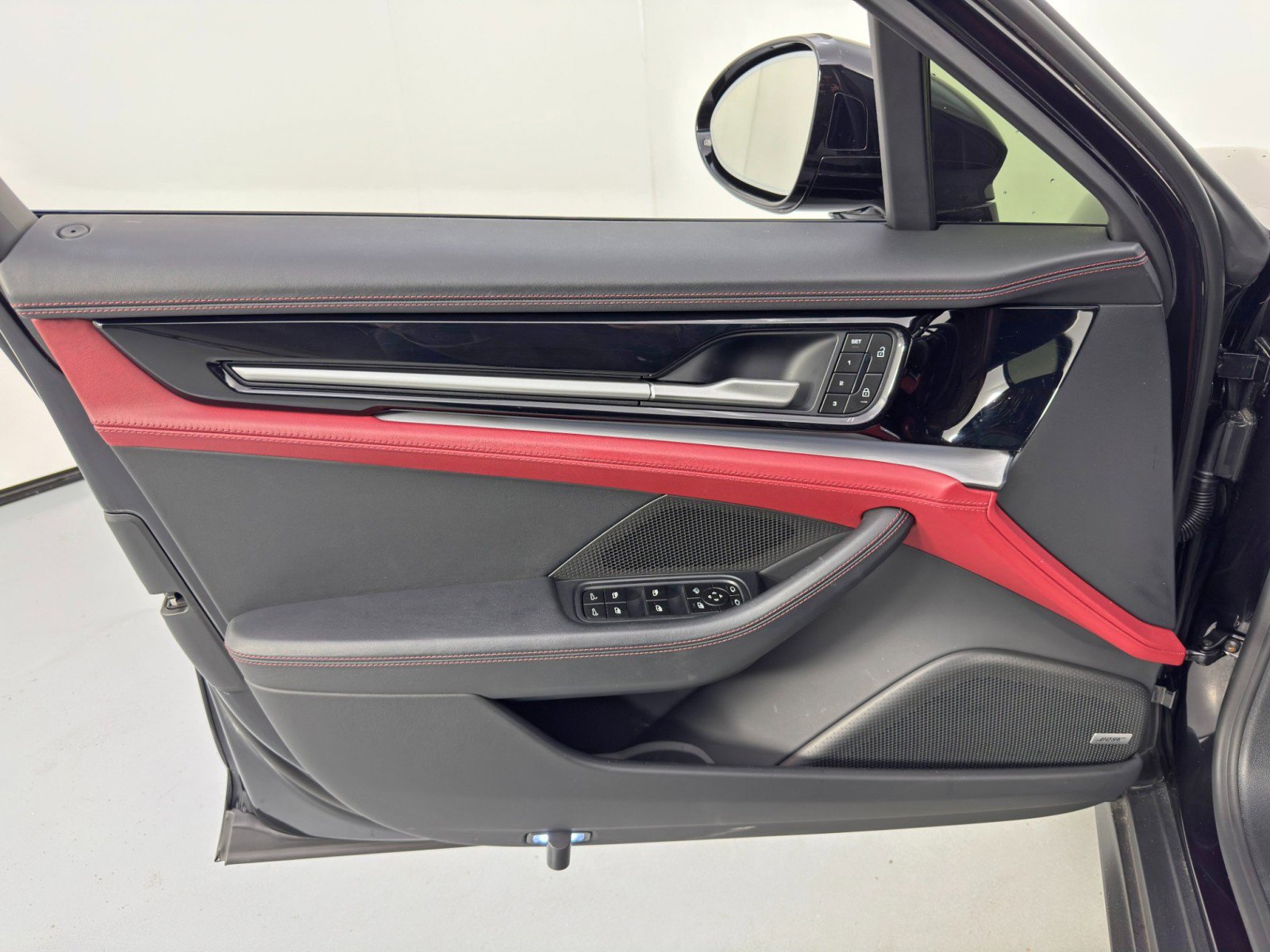 Used 2024 Porsche Panamera image 46