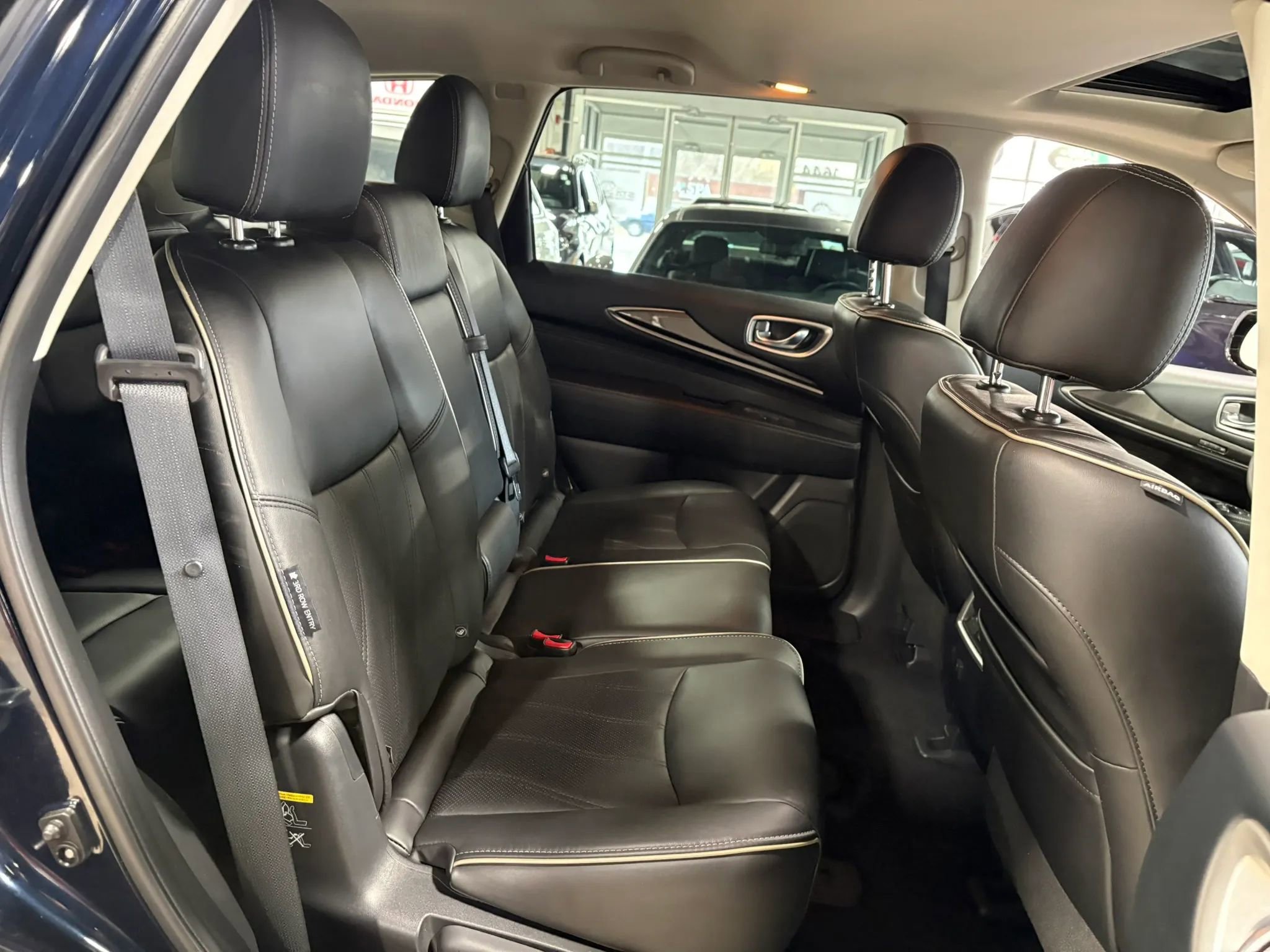 Used 2018 INFINITI QX60 AWD w/ Premium Plus Package image 13