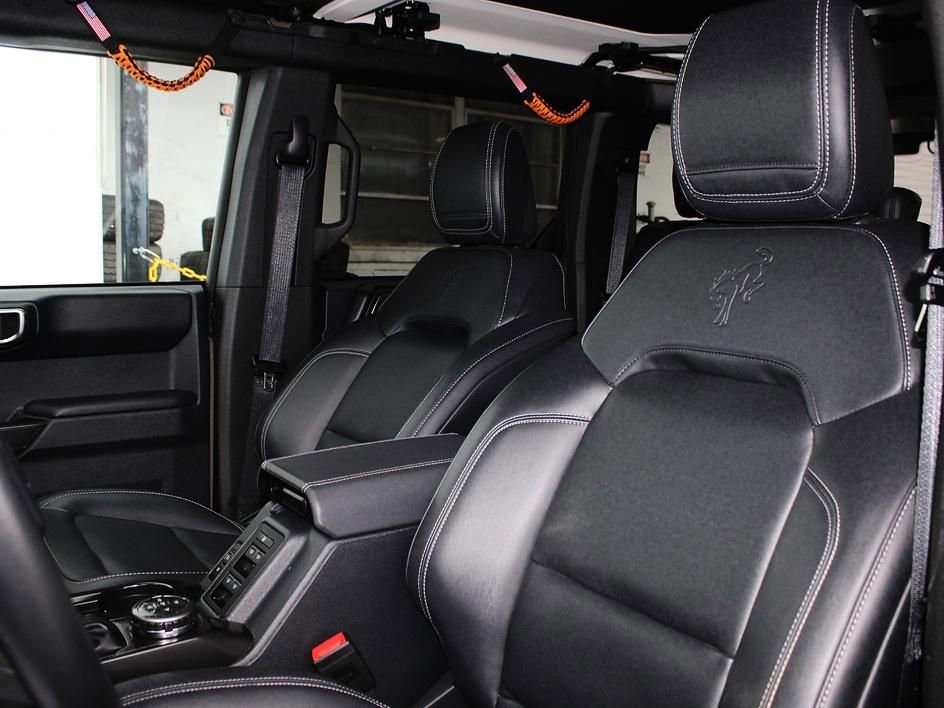 Used 2025 Ford Bronco Badlands image 32